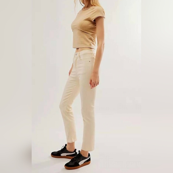 Edwin Pixie Mid-Rise Cropped Skinny Jeans- In Vanilla - Picture 4 of 13